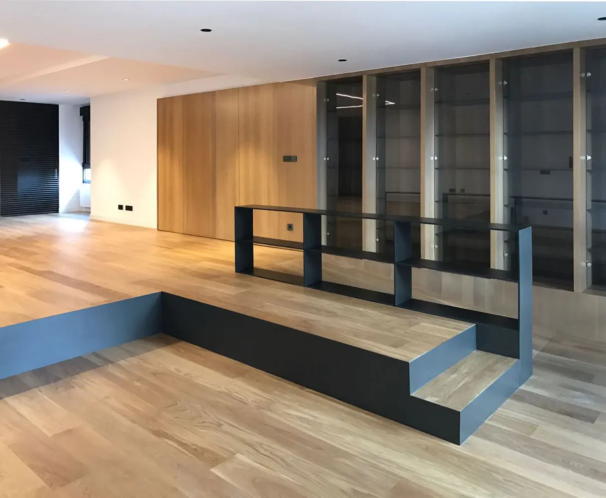 Parte del salón de piso rehabilitado por el arquitecto Iñigo Peralta Calvo en Pamplona