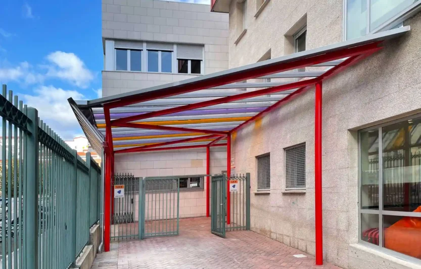 Cubierta en el colegio Hilarión Eslava de Burlada