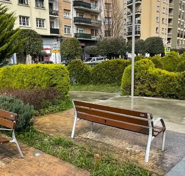 Reurbanización de la plaza Parrita de Burlada