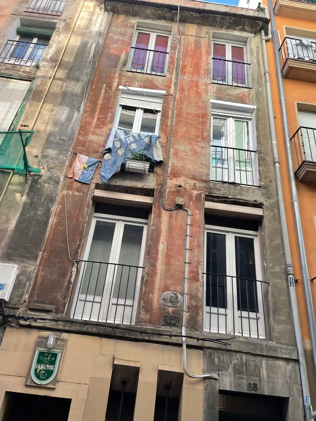 Rehabilitación de edificio de la calle Descalzos 63 en el casco viejo de Iruña