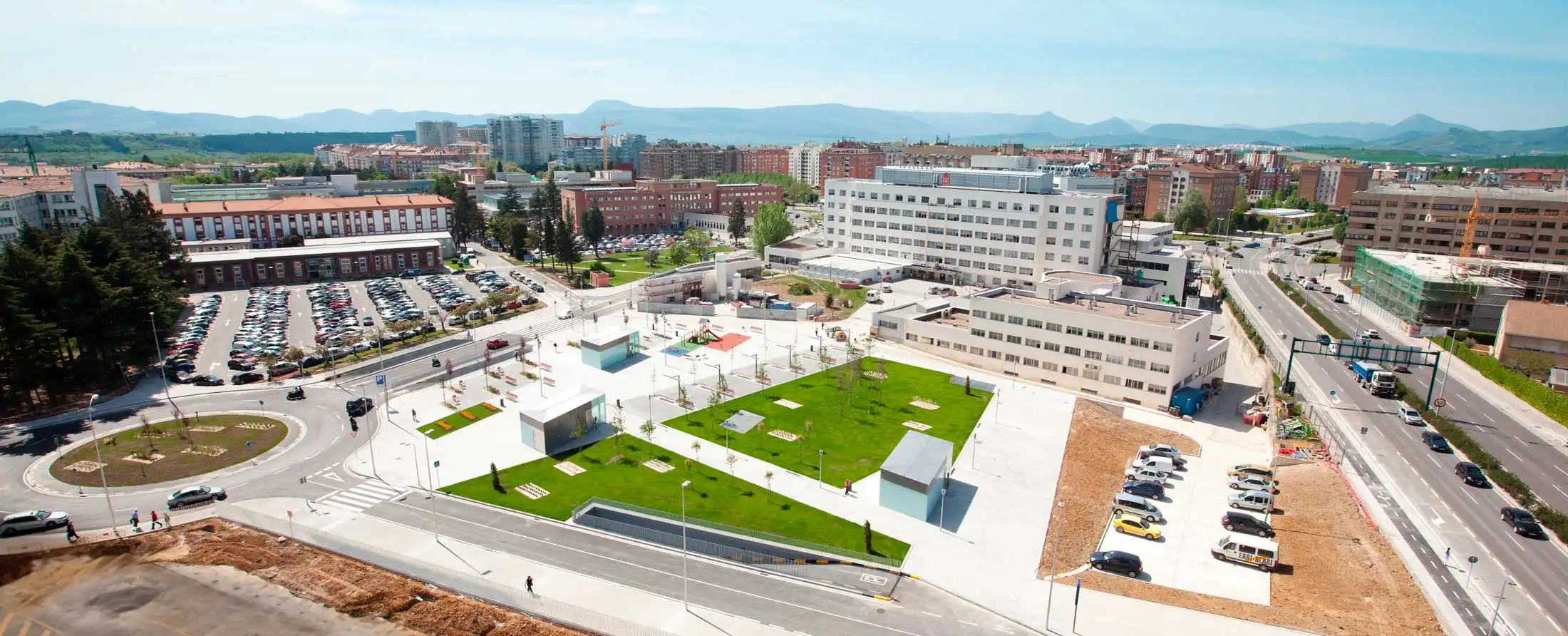 Estacionamiento subterráneo y diseño urbanización superficial en zona Hospitalaria de Pamplona