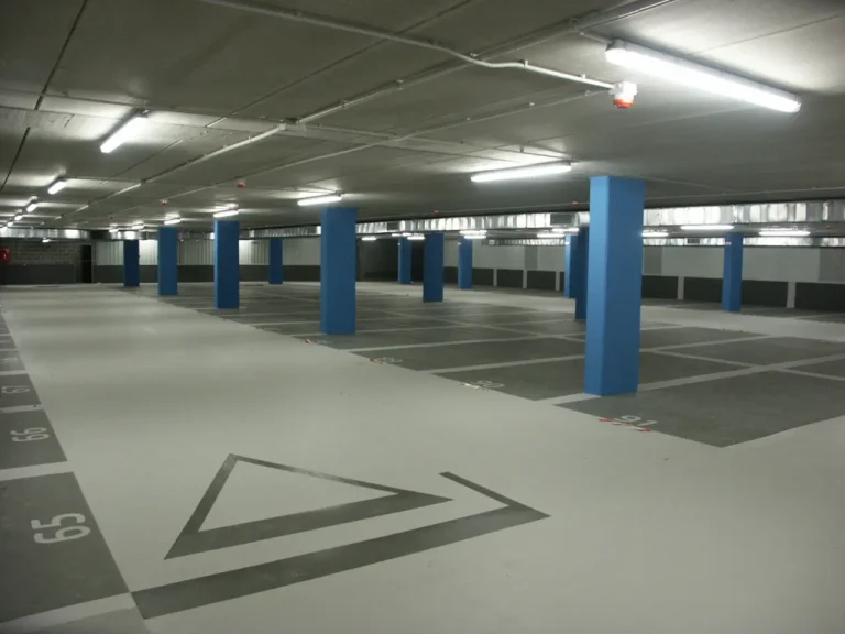 Estacionamiento subterráneo y urbanización superficial en Iñigo Arista Pamplona-Iruña